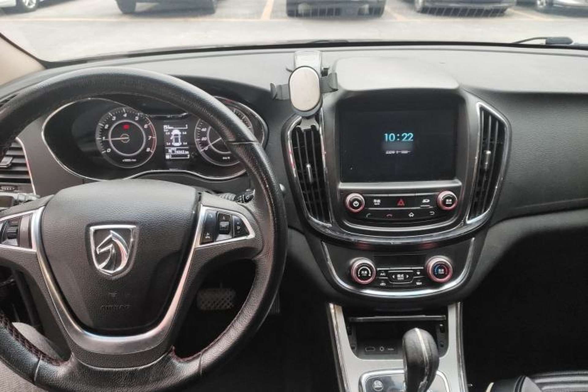 Used Baojun 560 2016 1.8L iAMT Luxury Model Interior 2