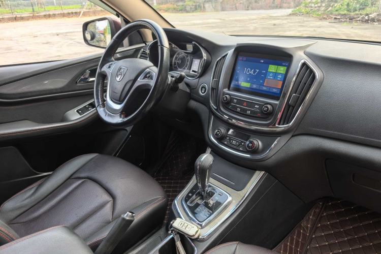Used Baojun 560 2016 1.8L iAMT Luxury Model Interior 2