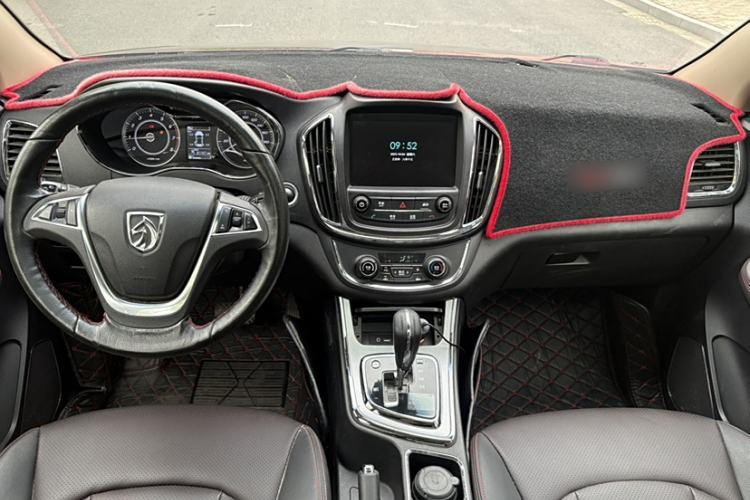 Used Baojun 560 2016 1.8L iAMT Luxury Model Interior 4