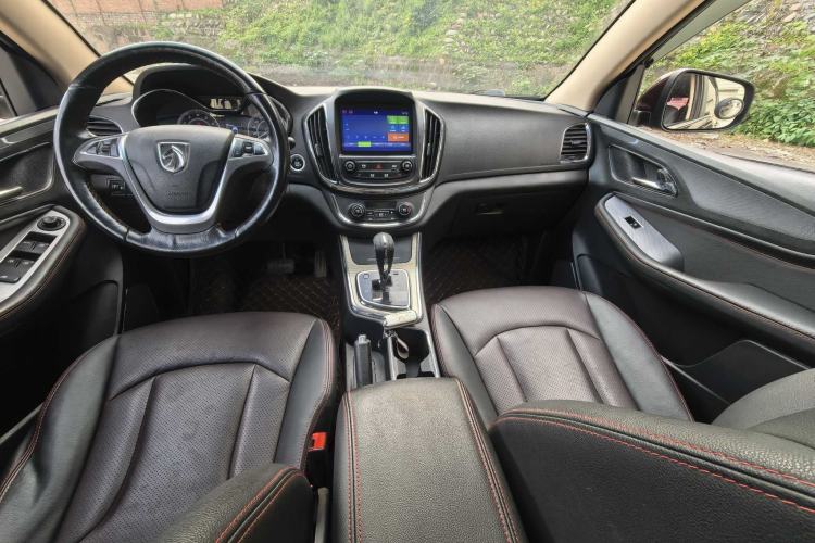 Used Baojun 560 2016 1.8L iAMT Luxury Model Interior 5