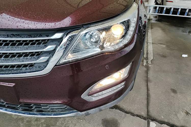 Used Baojun 560 2016 1.5T Manual Luxury Model Left Front Headlight