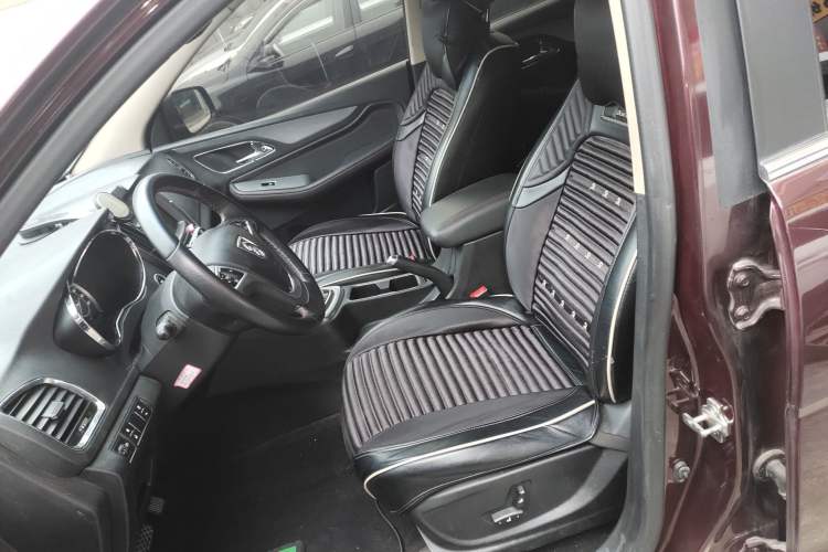 Used Baojun 560 2016 1.8L iAMT Luxury Model Left Front Seat