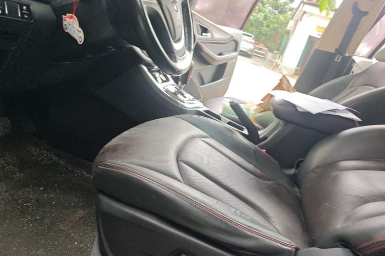 Used Baojun 560 2016 1.8L iAMT Luxury Model Left Front Seat