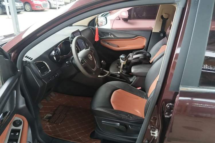 Used Baojun 560 2016 1.5T Manual Elite Edition Left Front Seat