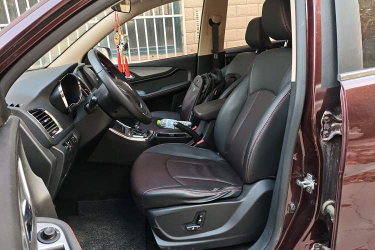 Used Baojun 560 2016 1.8L iAMT Luxury Model Left Front Seat