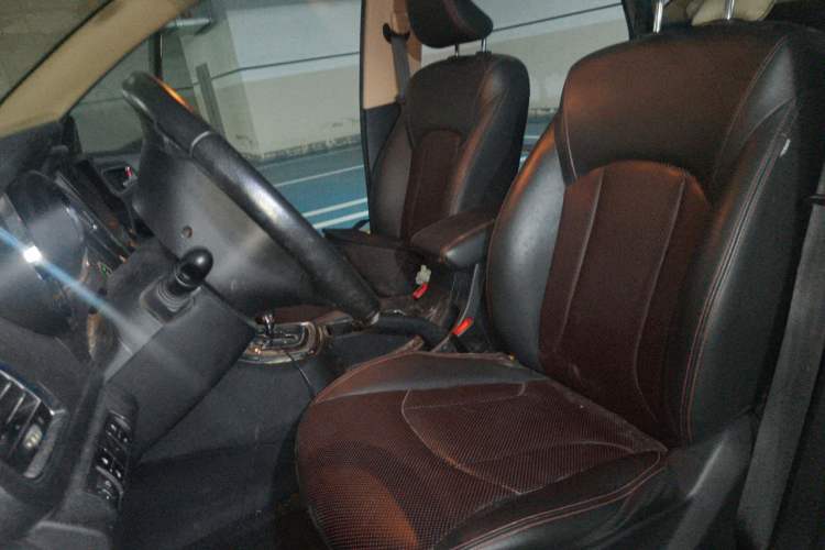Used Baojun 560 2016 1.8L iAMT Luxury Model Left Front Seat