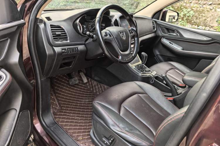 Used Baojun 560 2016 1.8L iAMT Luxury Model Left Front Seat