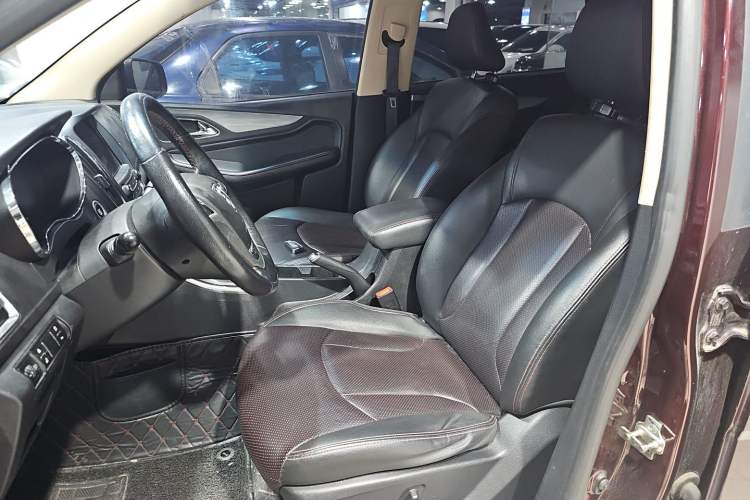 Used Baojun 560 2016 1.8L iAMT Luxury Model Left Front Seat