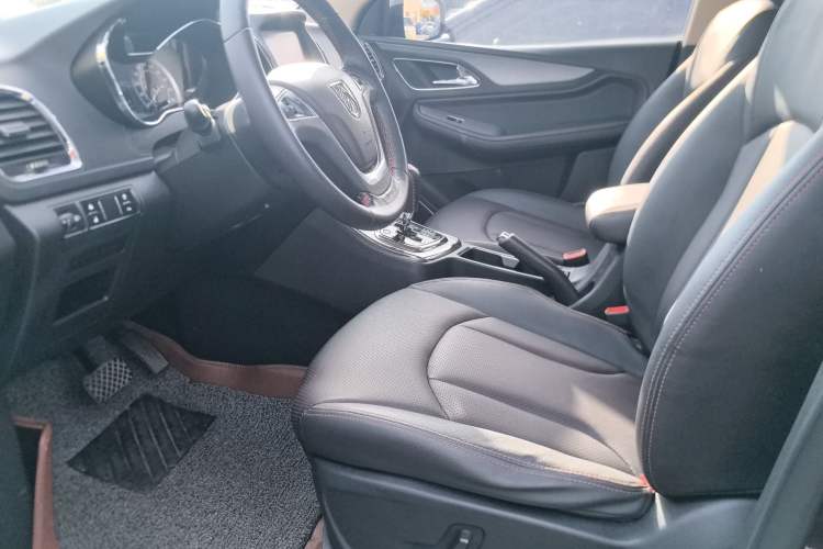 Used Baojun 560 2016 1.8L iAMT Luxury Model Left Front Seat