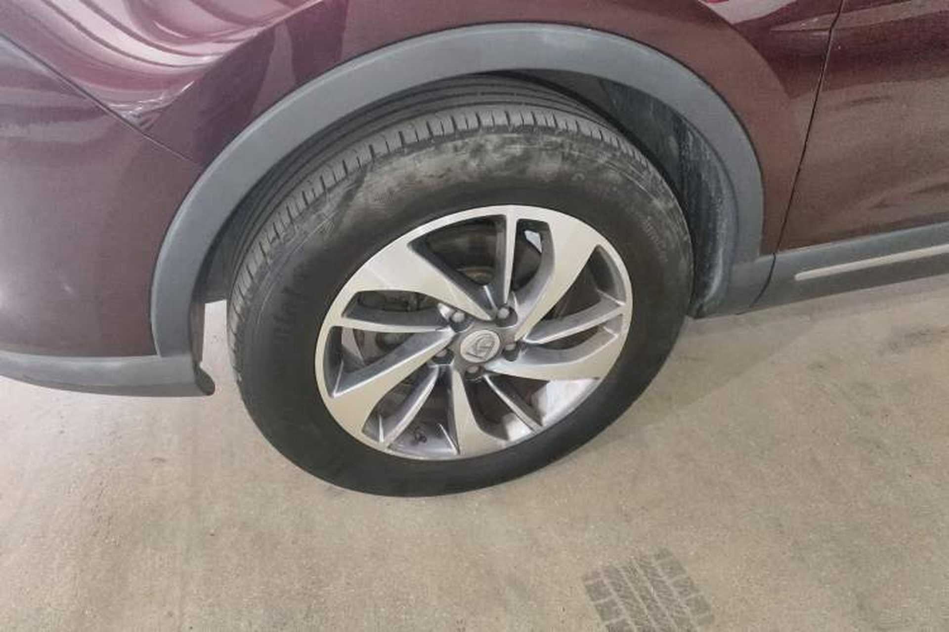 Used Baojun 560 2016 1.5T Manual Luxury Model Left Front Wheel Hub