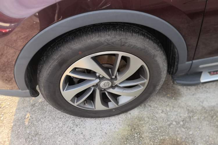 Used Baojun 560 2016 1.8L iAMT Luxury Model Left Front Wheel Hub