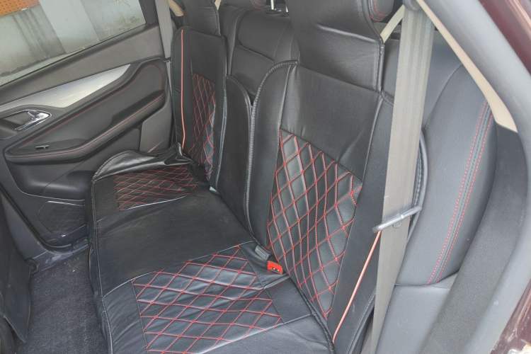 Used Baojun 560 2016 1.8L iAMT Luxury Model Left Rear Seat