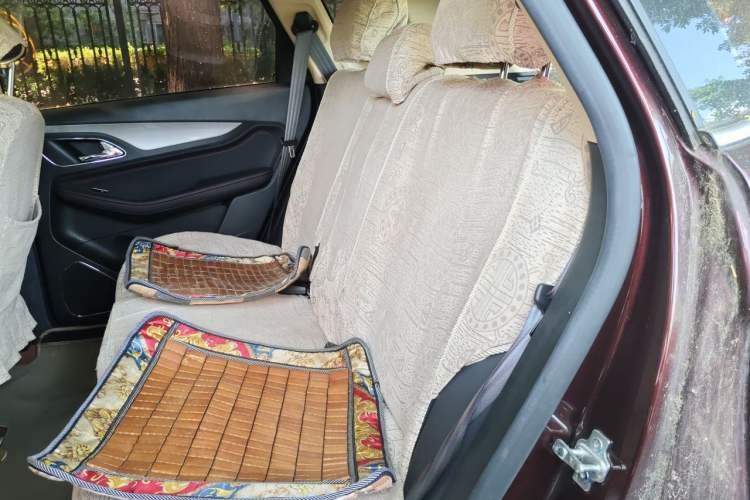 Used Baojun 560 2016 1.8L iAMT Luxury Model Left Rear Seat