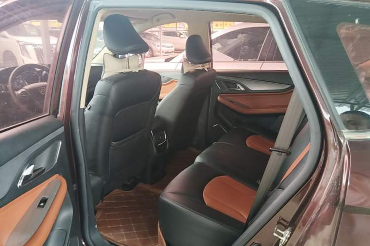 Used Baojun 560 2016 1.5T Manual Elite Edition Left Rear Seat