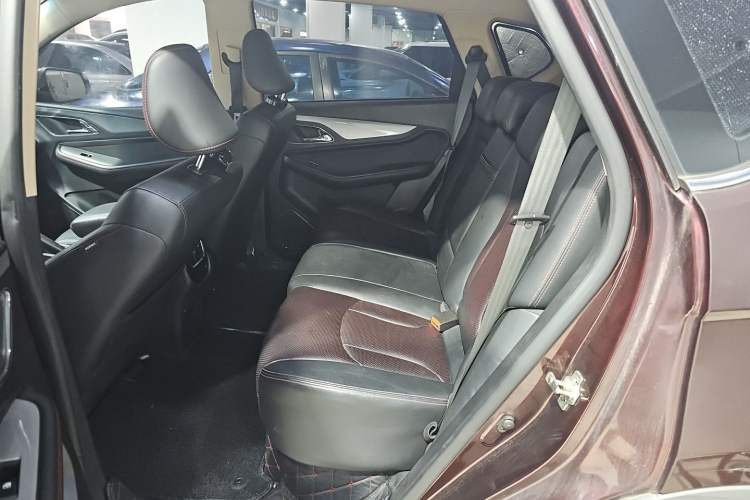 Used Baojun 560 2016 1.8L iAMT Luxury Model Left Rear Seat