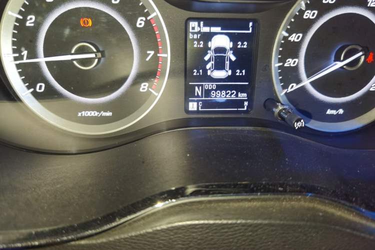 Used Baojun 560 2016 1.8L iAMT Luxury Model Odometer Close Up