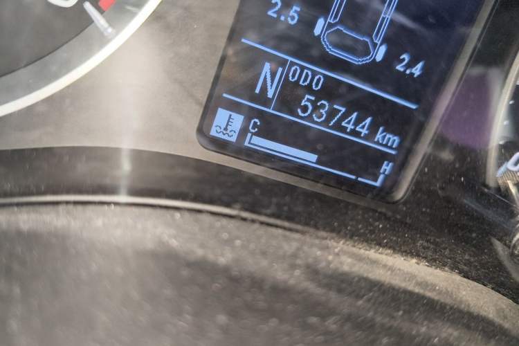 Used Baojun 560 2016 1.8L iAMT Luxury Model Odometer Close Up
