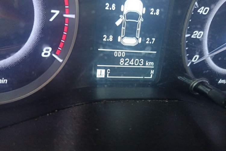 Used Baojun 560 2016 1.5T Manual Luxury Model Odometer Close Up