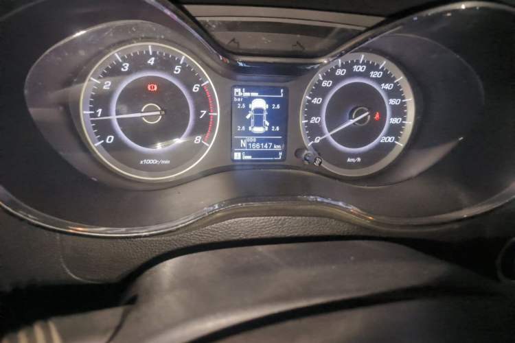 Used Baojun 560 2016 1.8L iAMT Luxury Model Odometer Close Up