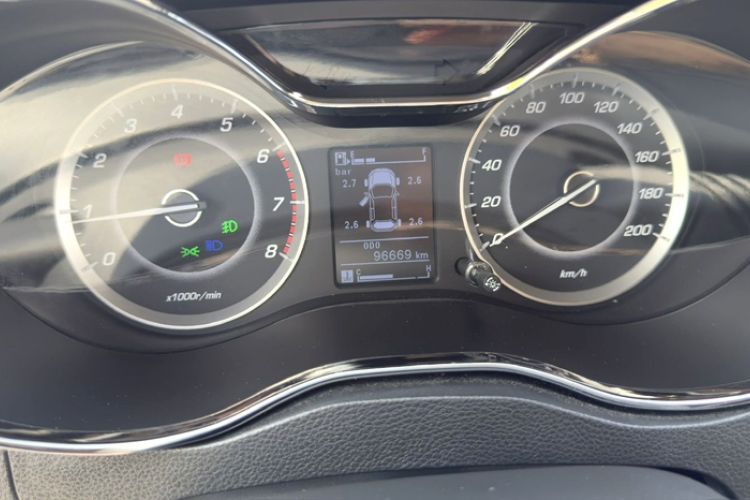 Used Baojun 560 2016 1.8L Manual Luxury Edition Odometer Close Up