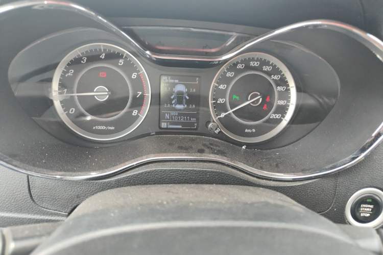 Used Baojun 560 2016 1.8L iAMT Luxury Model Odometer Close Up