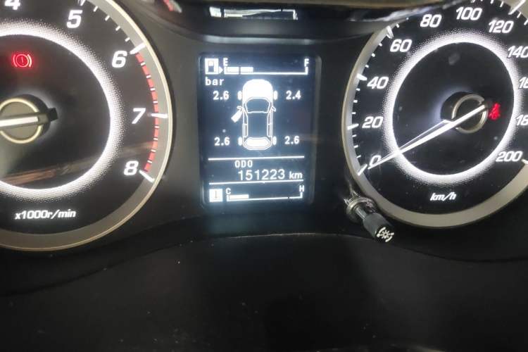 Used Baojun 560 2016 1.8L Manual Luxury Edition Odometer Close Up