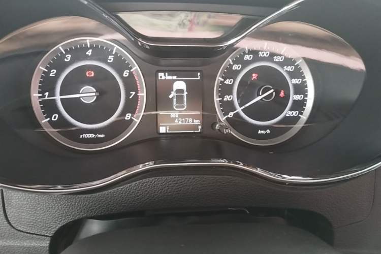 Used Baojun 560 2016 1.5T Manual Elite Edition Odometer Close Up