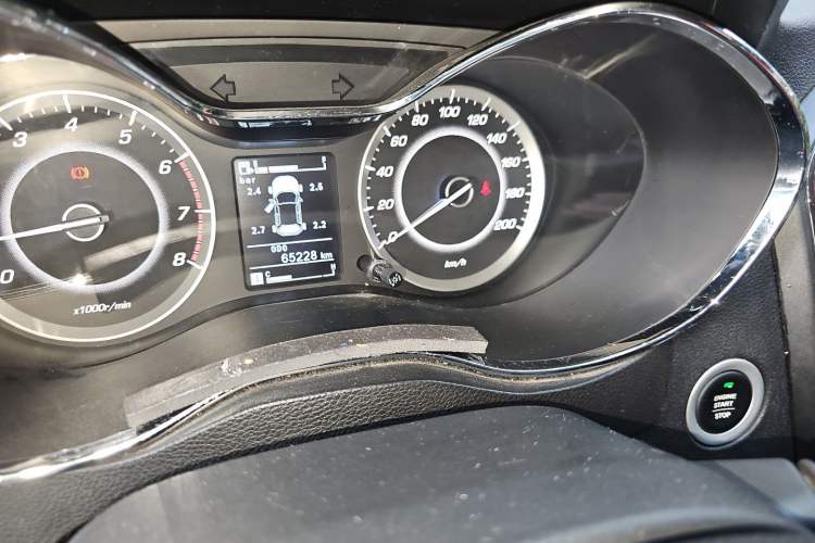Used Baojun 560 2016 1.5T Manual Luxury Model Odometer Close Up
