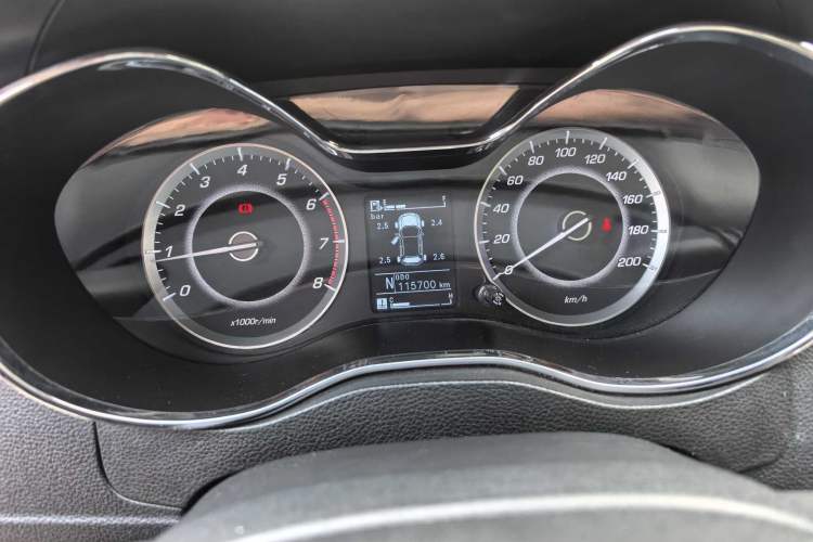 Used Baojun 560 2016 1.8L iAMT Luxury Model Odometer Close Up