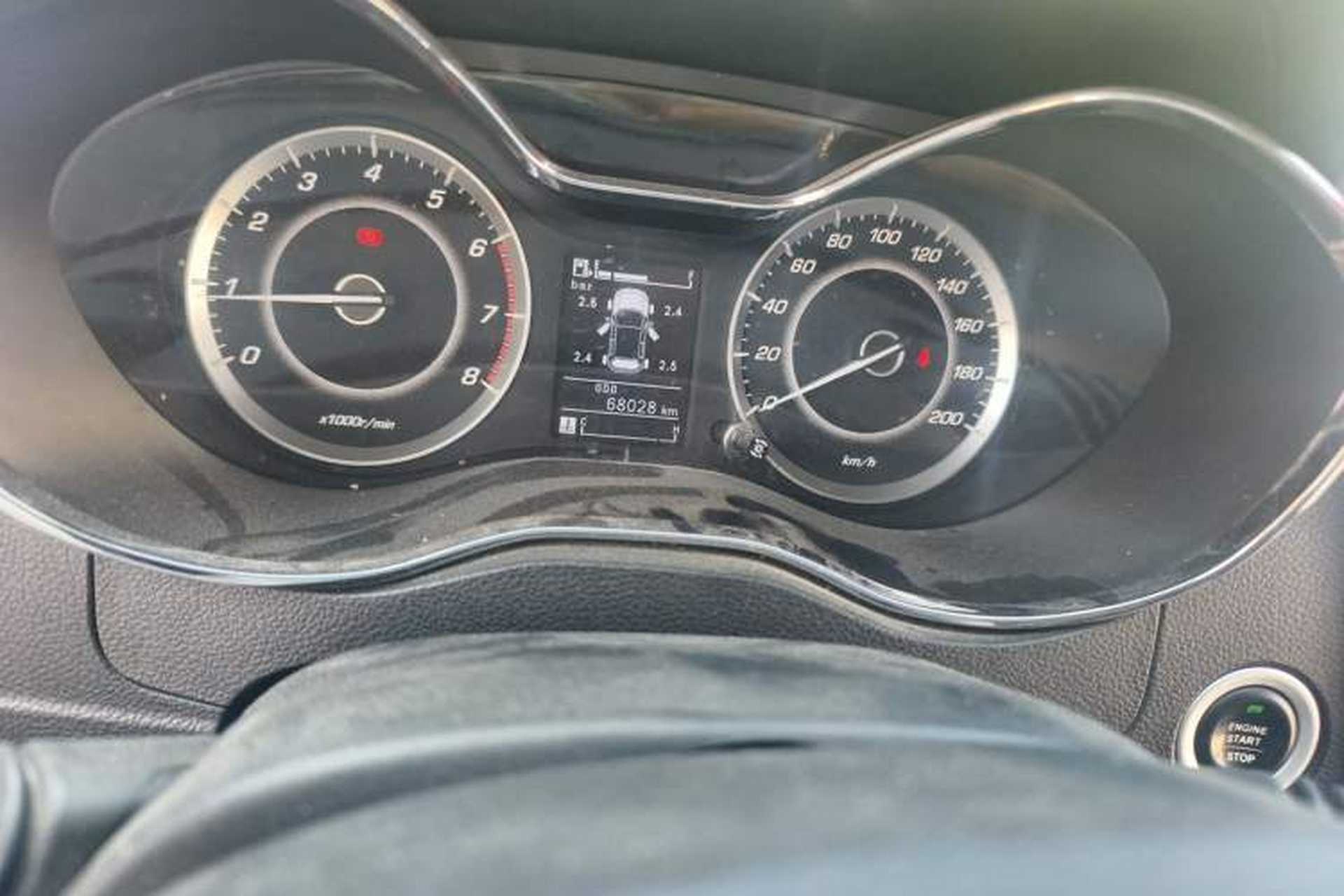Used Baojun 560 2016 1.8L Manual Luxury Edition Odometer Close Up