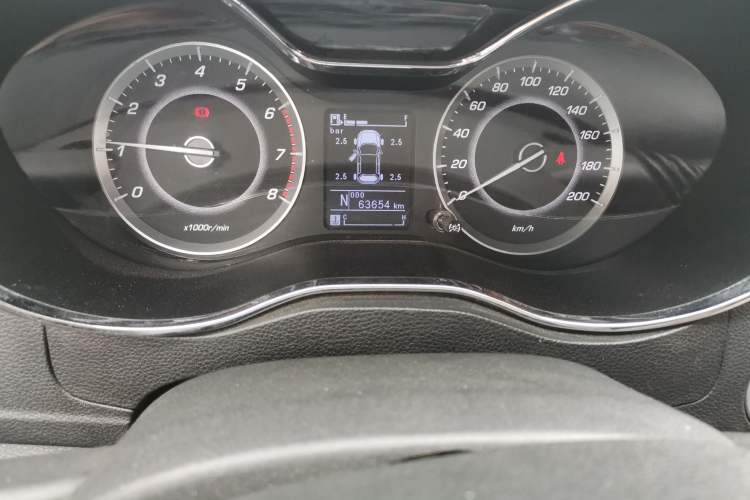 Used Baojun 560 2016 1.8L iAMT Luxury Model Odometer Close Up