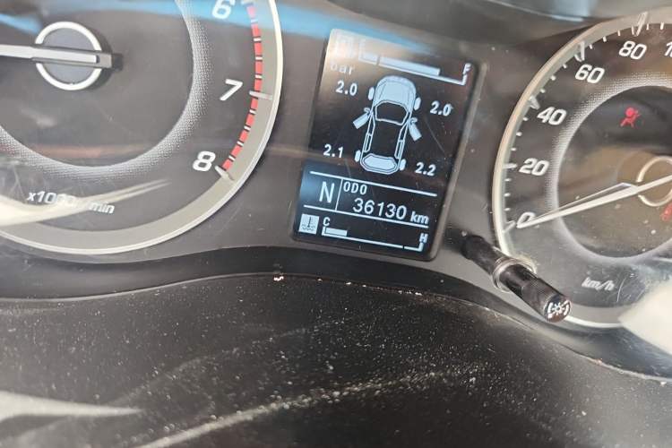 Used Baojun 560 2016 1.8L iAMT Luxury Model Odometer Close Up