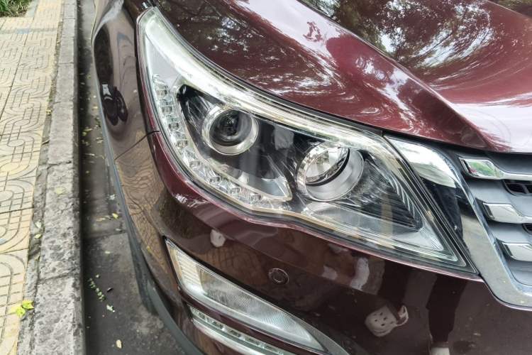 Used Baojun 560 2016 1.8L iAMT Luxury Model Right Front Headlight