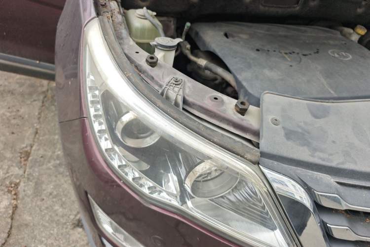 Used Baojun 560 2016 1.8L iAMT Luxury Model Right Front Headlight