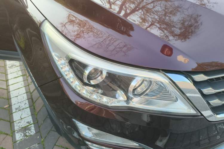 Used Baojun 560 2016 1.5T Manual Luxury Model Right Front Headlight