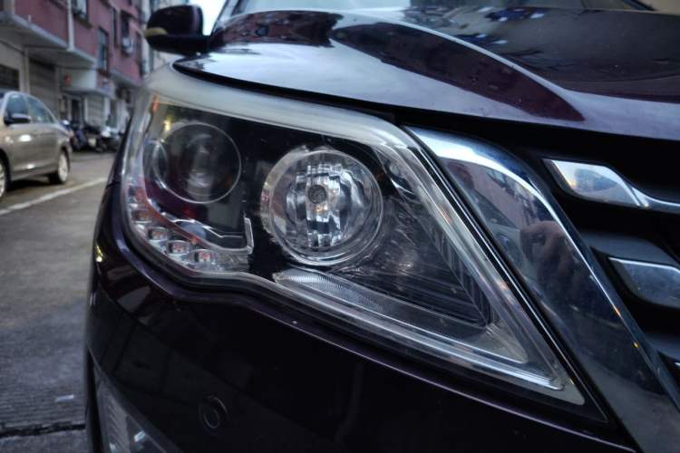 Used Baojun 560 2016 1.5T Manual Luxury Model Right Front Headlight