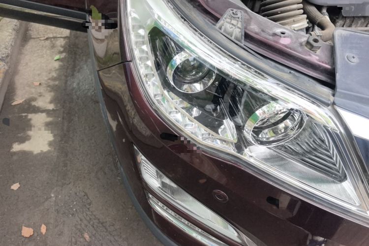Used Baojun 560 2016 1.5T Manual Luxury Model Right Front Headlight