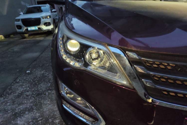 Used Baojun 560 2016 1.5T Manual Luxury Model Right Front Headlight