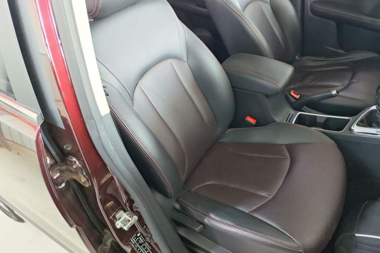 Used Baojun 560 2016 1.8L Manual Luxury Edition Right Front Seat
