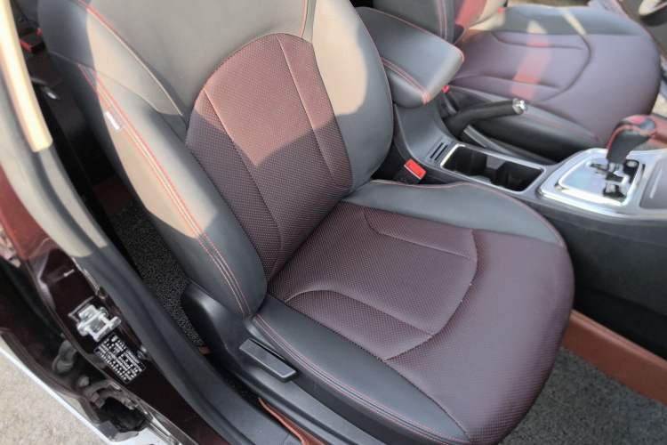 Used Baojun 560 2016 1.8L iAMT Luxury Model Right Front Seat