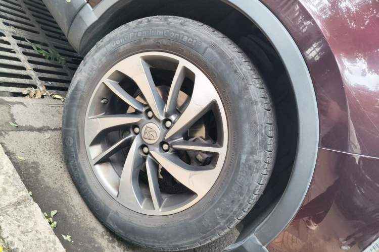 Used Baojun 560 2016 1.8L iAMT Luxury Model Right Front Wheel Hub