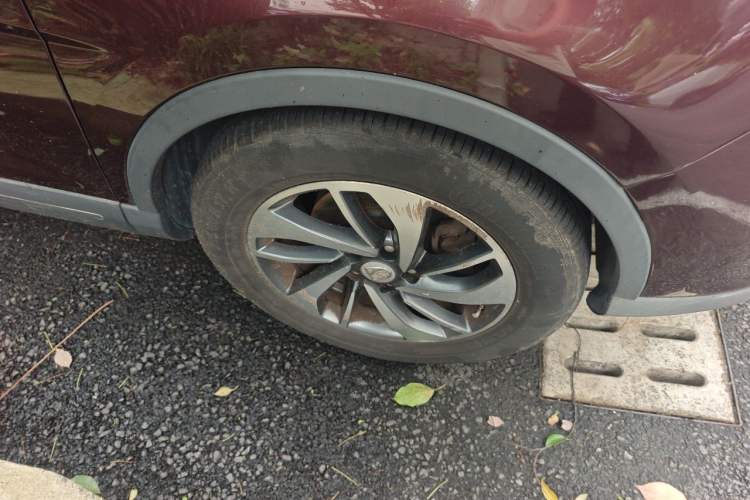 Used Baojun 560 2016 1.5T Manual Luxury Model Right Front Wheel Hub
