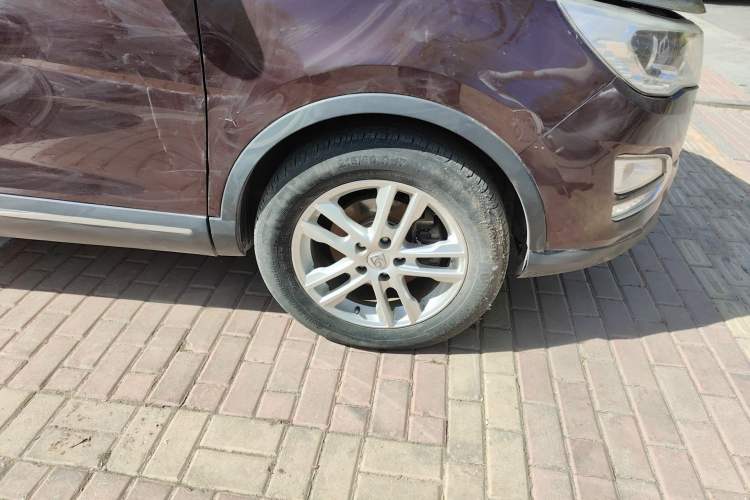 Used Baojun 560 2016 1.5T Manual Elite Edition Right Front Wheel Hub