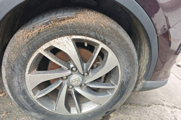 Used Baojun 560 2016 1.8L iAMT Luxury Model Right Front Wheel Hub