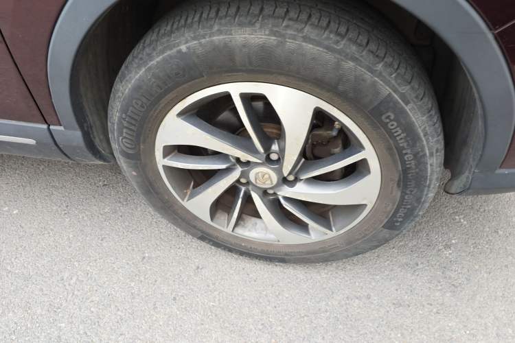 Used Baojun 560 2016 1.8L iAMT Luxury Model Right Front Wheel Hub