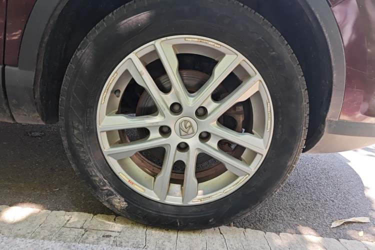 Used Baojun 560 2016 1.8L Manual Value Edition Right Front Wheel Hub