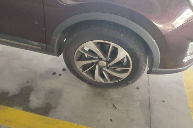 Used Baojun 560 2016 1.8L Manual Luxury Edition Right Front Wheel Hub