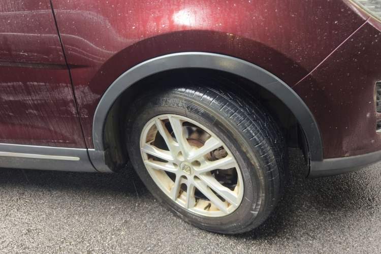Used Baojun 560 2016 1.8L Manual Value Edition Right Front Wheel Hub