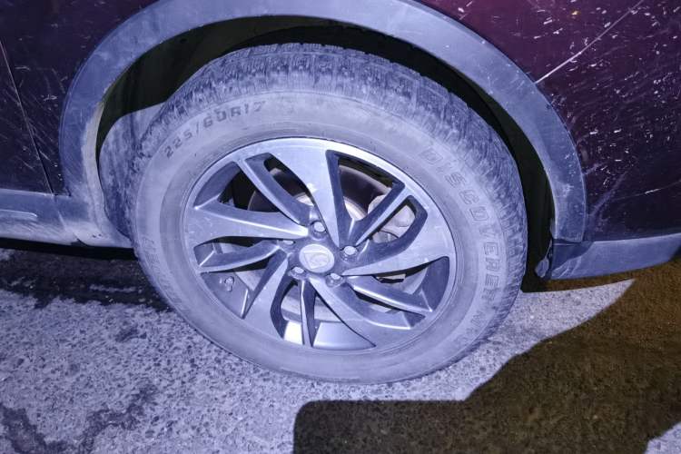 Used Baojun 560 2016 1.8L Manual Luxury Edition Right Front Wheel Hub