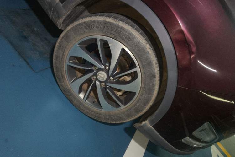 Used Baojun 560 2016 1.8L iAMT Luxury Model Right Front Wheel Hub